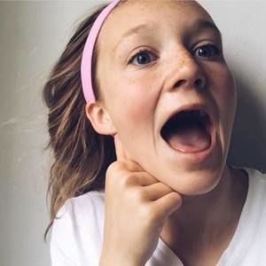 Meet your Posher, Rhiannon