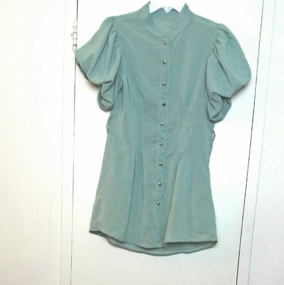Button down puffed sleeve shirt