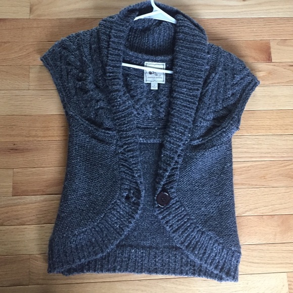Grey short sleeved cardigan