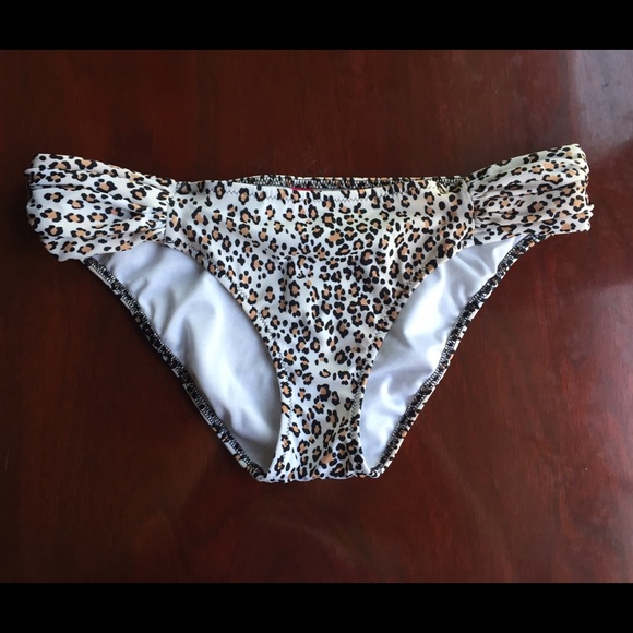 Victoria's Secret Bikini Bottoms Leopard Sz Small