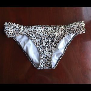 Victoria's Secret Bikini Bottoms Leopard Sz Small