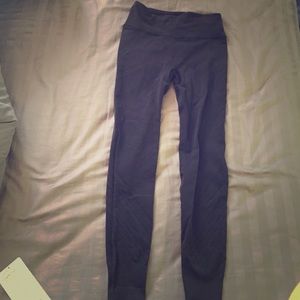 Lululemon enlighten tight size M