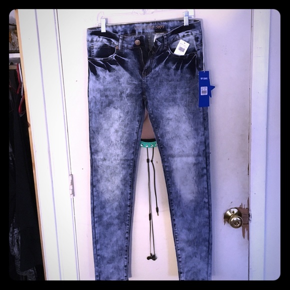 Stretchy butt lifting jeans