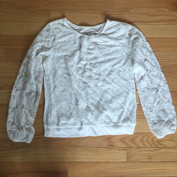 White lace long sleeved top