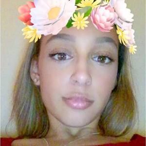 Meet your Posher, Alexis