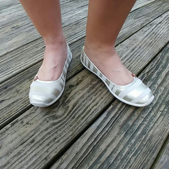 Sketchers Gold Stripped Flats