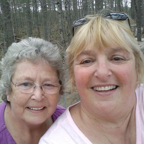 Meet your Posher, Lori - Picture 1 of 1