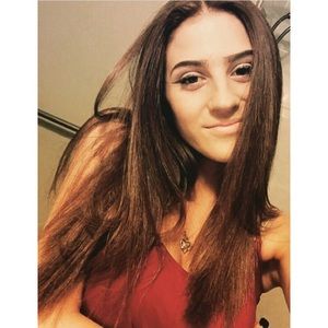 Meet your Posher, Danielle