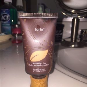 Tarte Amazonian clay full coverage foundation