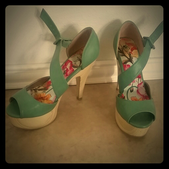 NOT SURE I WANNA SELL... THEY FEEL AMAZING ON