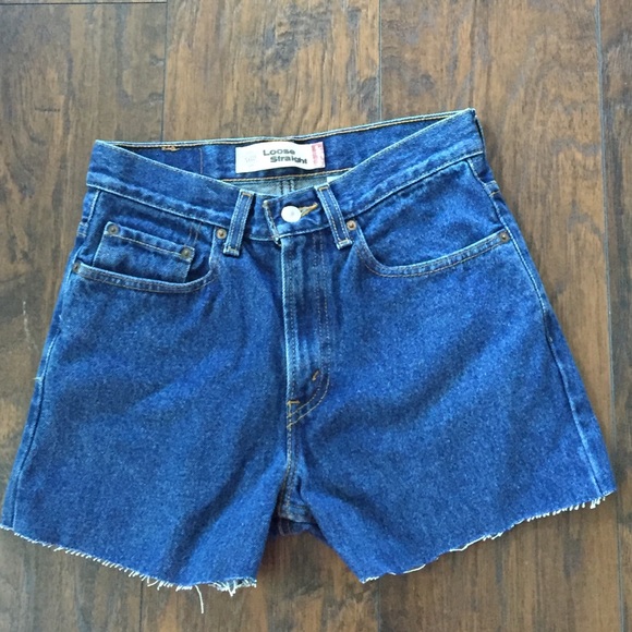 Authentic Levi brand high rise 70's styled shorts
