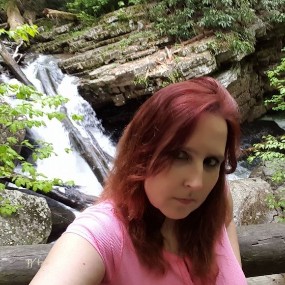 Meet your Posher, Shelly - Picture 1 of 1