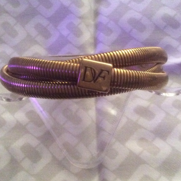 NWT $88 DVF Goldtone Gemma Triple Bracelet - Picture 3 of 4