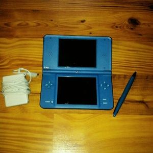 ☆ Blue Nintendo Dsi XL for Tina! ☆