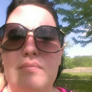 Meet your Posher, Tina