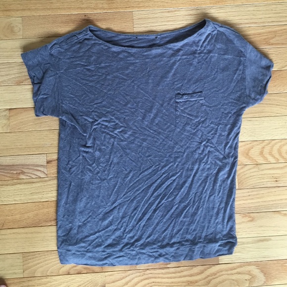 Gray short sleeved shirt