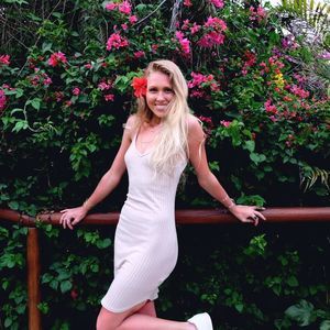 Meet your Posher, Holly