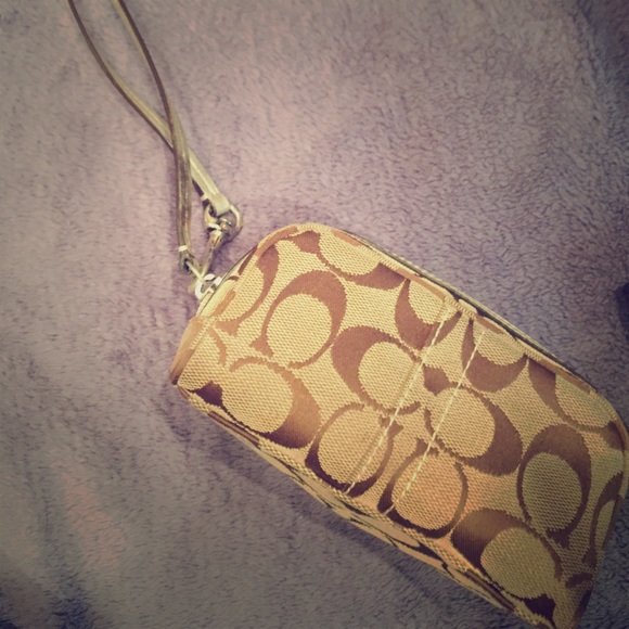 Authentic coach wristlet pouch - Picture 1 of 1