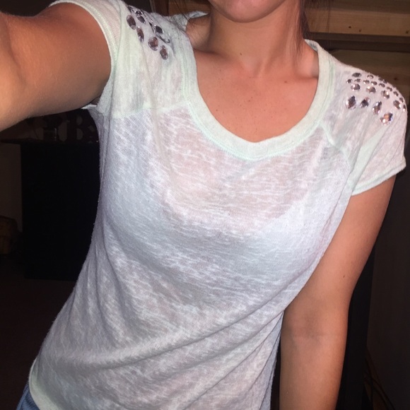 Mint green v neck! - Picture 2 of 4