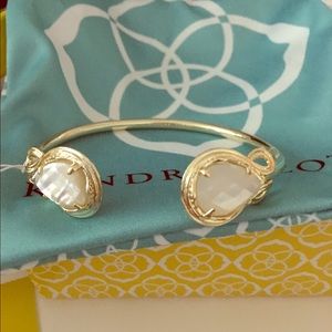 Kendra Scott bracelet