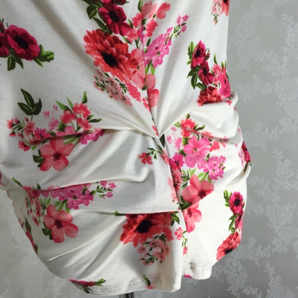 Cream colored with pink flowers topFINAL CLEARANCE - Picture 3 of 4