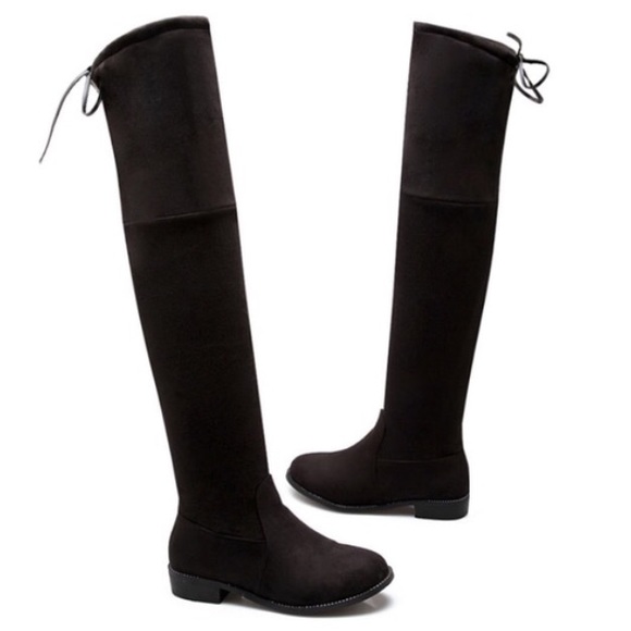 Black thigh high suede boots ⭐️NEVER WORN⭐️