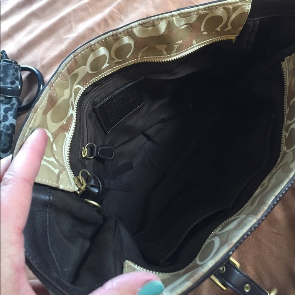 Coach purse - Picture 2 of 2