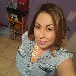 Meet your Posher, Tania