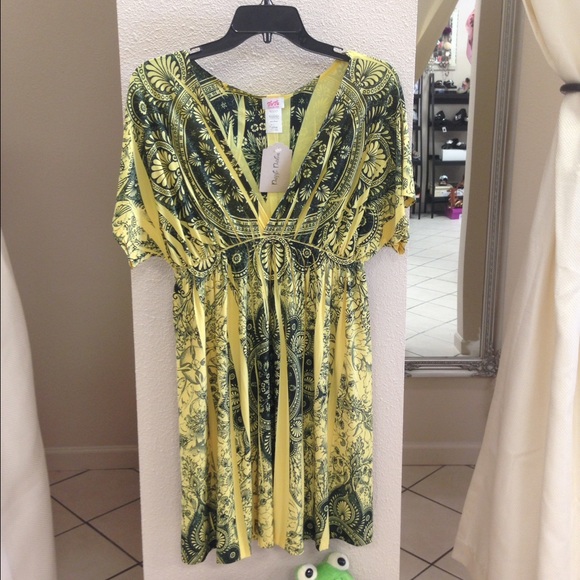 Yellow and navy flowy top - Picture 2 of 3