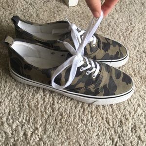 camo shoes