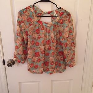 Floral Top with Keyhole Back