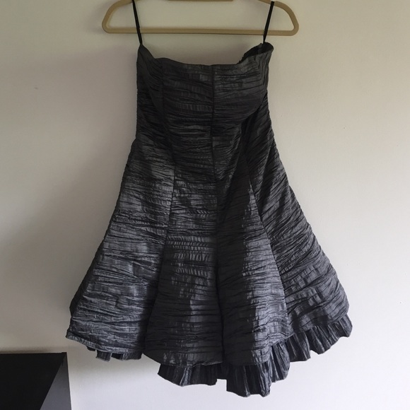 Dress - Picture 1 of 4