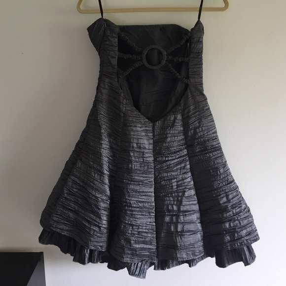 Dress - Picture 2 of 4