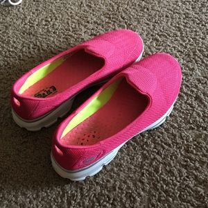 Size 7.5 go walk 3s!