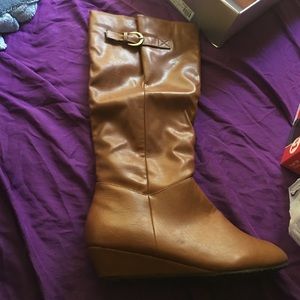 New never worn boots.