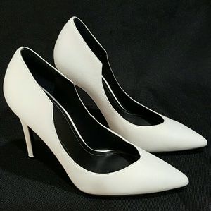 Kendall & Kylie White Leather Pumps Size 9