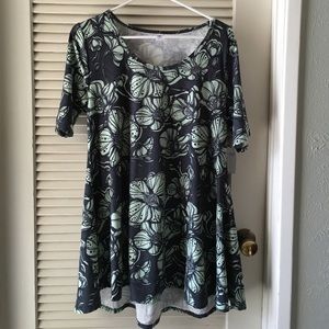 LulaRoe Perfect T Medium