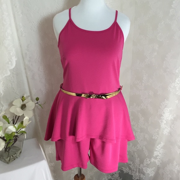 Sexy and stylish pink romper FINAL CLEARANCE - Picture 2 of 4