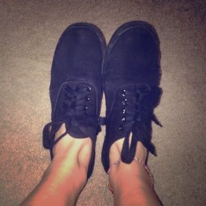 vans that look like sneakers