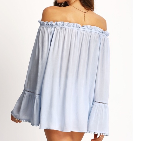 LAST ONE🎉 NWT Off The Shoulder Bell Sleeve Blouse - Picture 4 of 4