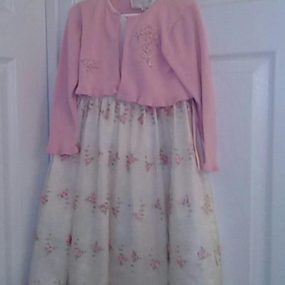 2 girl dresses - Picture 1 of 4