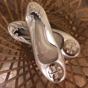 Tory Burch Authentic Ballet Flats (Silver) Size 6