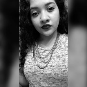 Meet your Posher, Kenia