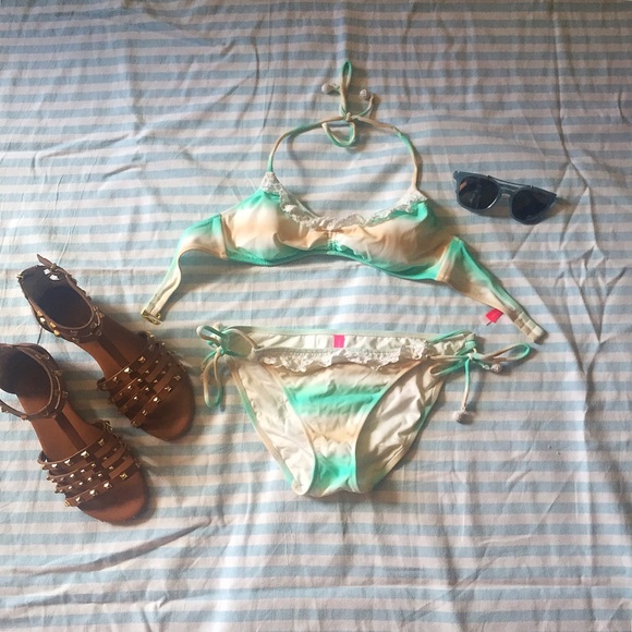 Victoria secret bralette ruffle bikini size small