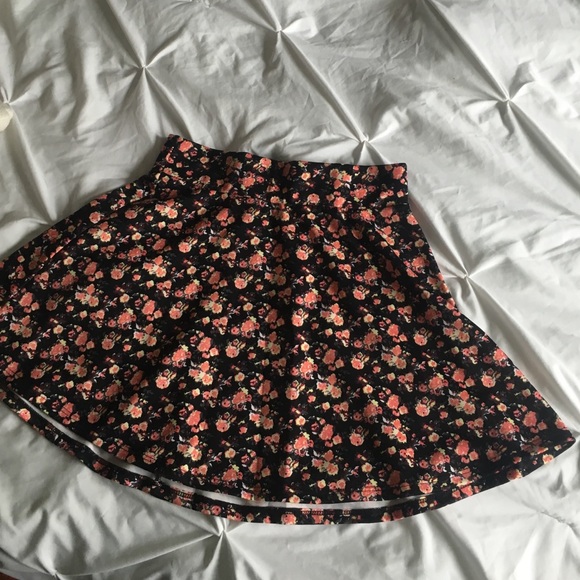 🌸Floral Print Skater Skirt🌸 - Picture 1 of 3