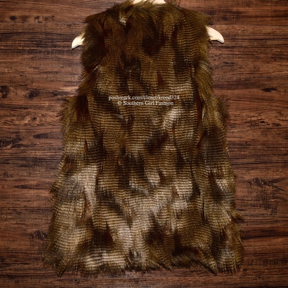 SHOW ME YOUR MUMU Vest Faux Fur Draped Bohemian - Picture 2 of 4