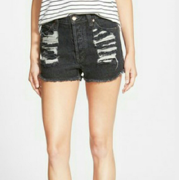 🎉SOLD IRL🎉NWT MinkPink Shorts