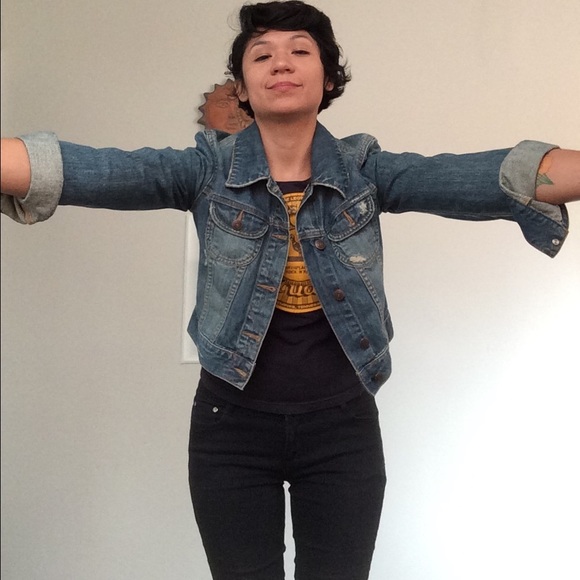 Meet your Posher, Adriane - Picture 4 of 4