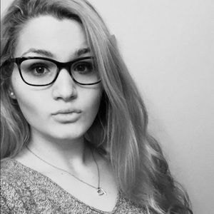 Meet your Posher, Allegra