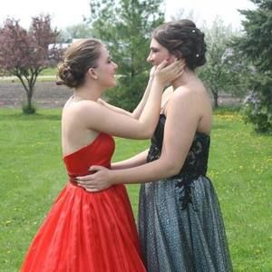 Meet your Posher, Emily